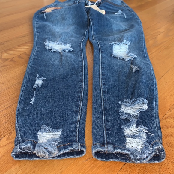 Bundle = Four Tops + Jeans = Great Value! - Picture 11 of 16